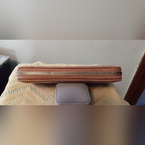 🌞Daisy Fuentes Zip Around Wallet - Picture 5 of 9